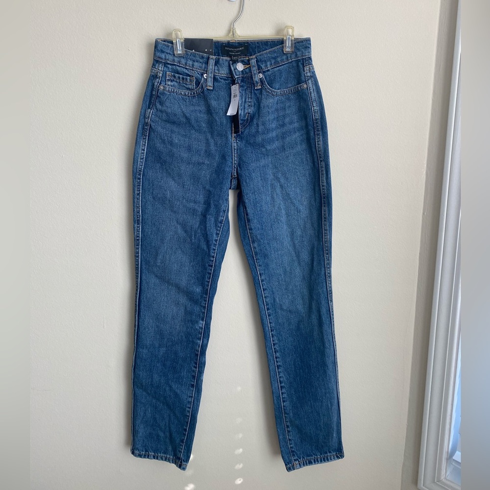 Banana Republic Jeans. NWT. High rise straight denim